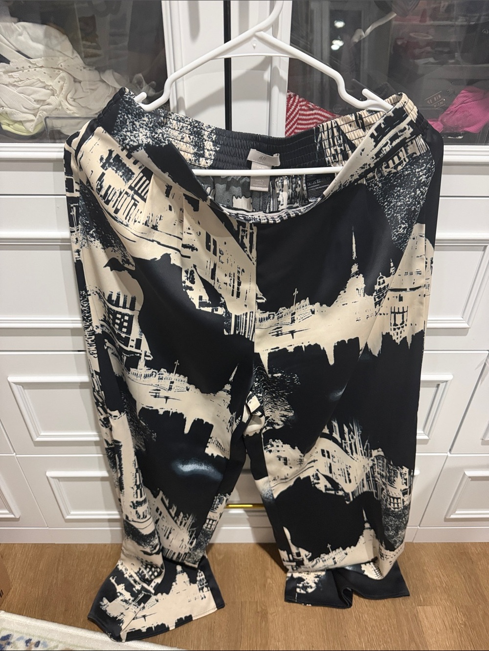 Women’s navy  & Cream Printed Casual Pants